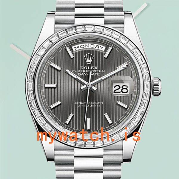Rolex Submariner 16613 Mens 40mm Gold-tone Automatic: A Timeless Classic
